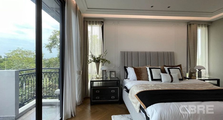 For sale 5 bedrooms house in Saphan Sung, Bangkok