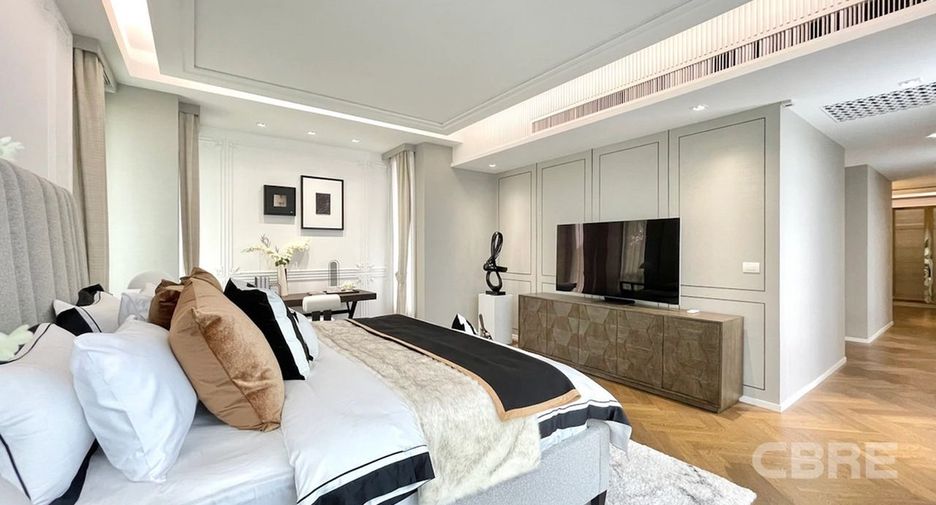 For sale 5 bedrooms house in Saphan Sung, Bangkok