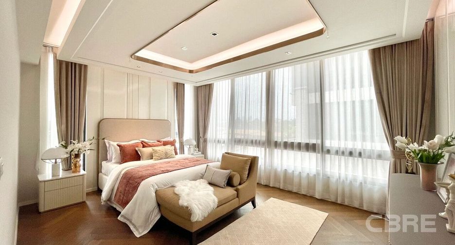 For sale 5 bedrooms house in Saphan Sung, Bangkok
