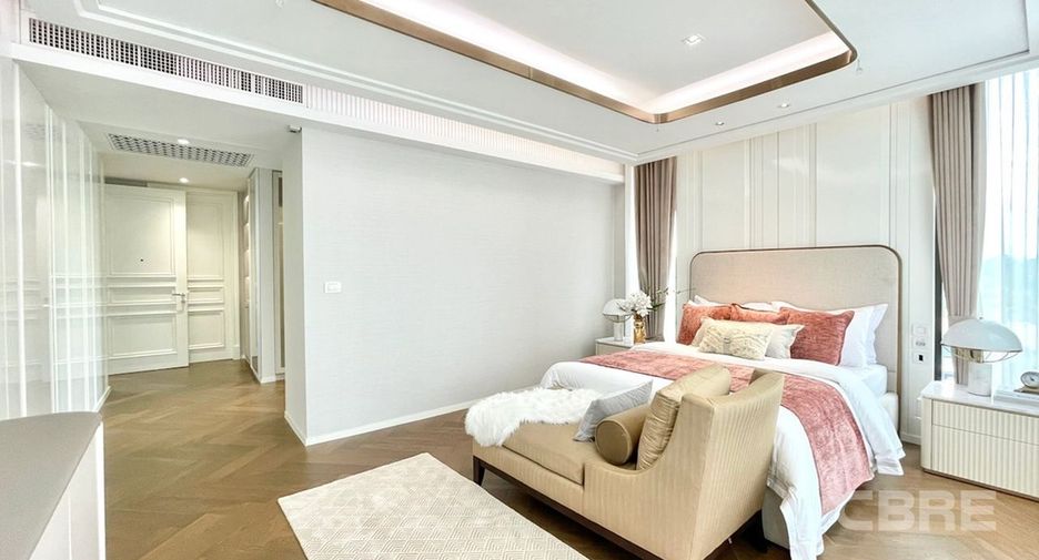 For sale 5 bedrooms house in Saphan Sung, Bangkok