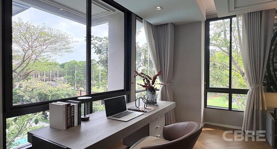 For sale 5 bedrooms house in Saphan Sung, Bangkok