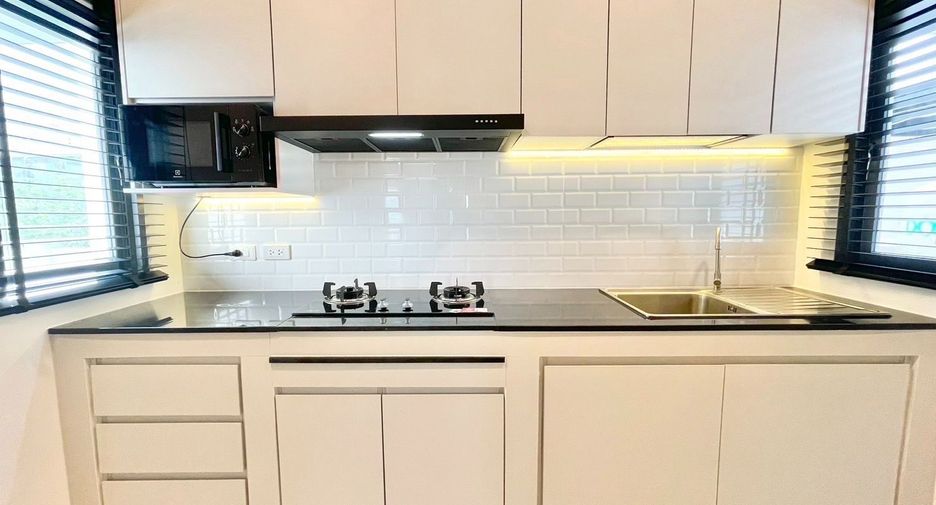 For rent 4 bedrooms house in Bang Phli, Samut Prakan