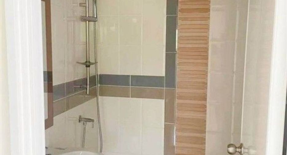 For rent and for sale 4 bedrooms townhouse in Pak Kret, Nonthaburi