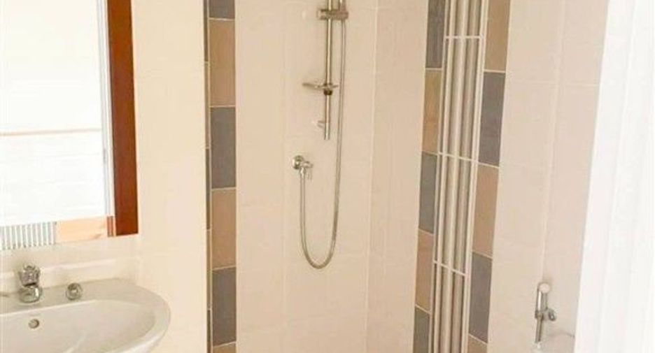 For rent and for sale 4 bedrooms townhouse in Pak Kret, Nonthaburi