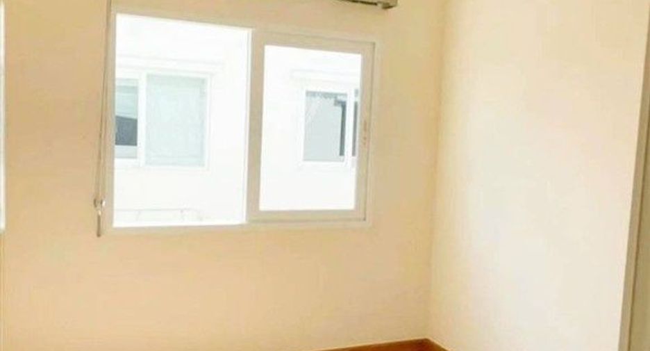 For rent and for sale 4 bedrooms townhouse in Pak Kret, Nonthaburi