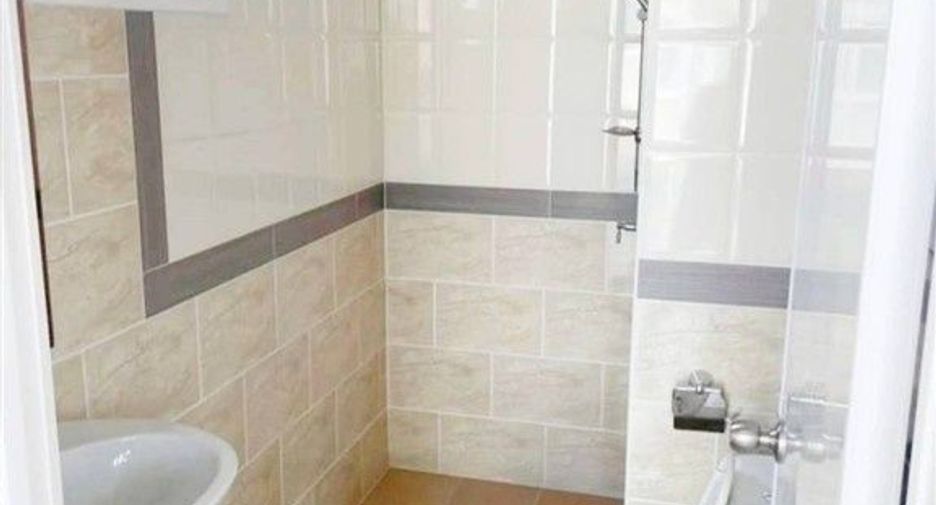 For rent and for sale 4 bedrooms townhouse in Pak Kret, Nonthaburi