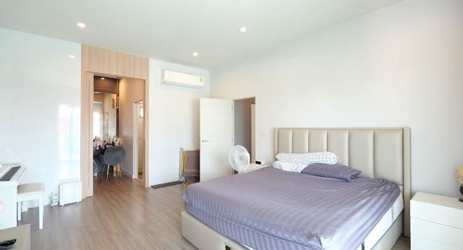 For sale 4 bedrooms house in Pak Kret, Nonthaburi