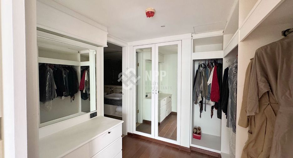 Condo en alquiler de 3 habitaciones en Pathum Wan, Bangkok