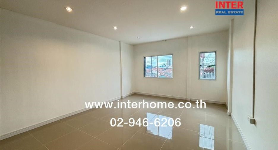 Reihenhaus zum Kauf mit 2 Zimmer in Khan Na Yao, Bangkok