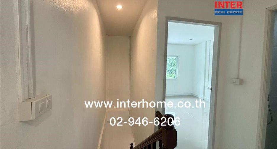 Reihenhaus zum Kauf mit 2 Zimmer in Khan Na Yao, Bangkok