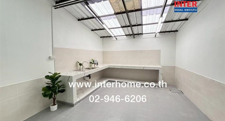 Reihenhaus zum Kauf mit 2 Zimmer in Khan Na Yao, Bangkok