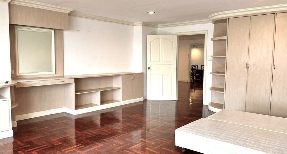 Apartamento con servicios en alquiler de 3 habitaciones en Khlong Toei, Bangkok