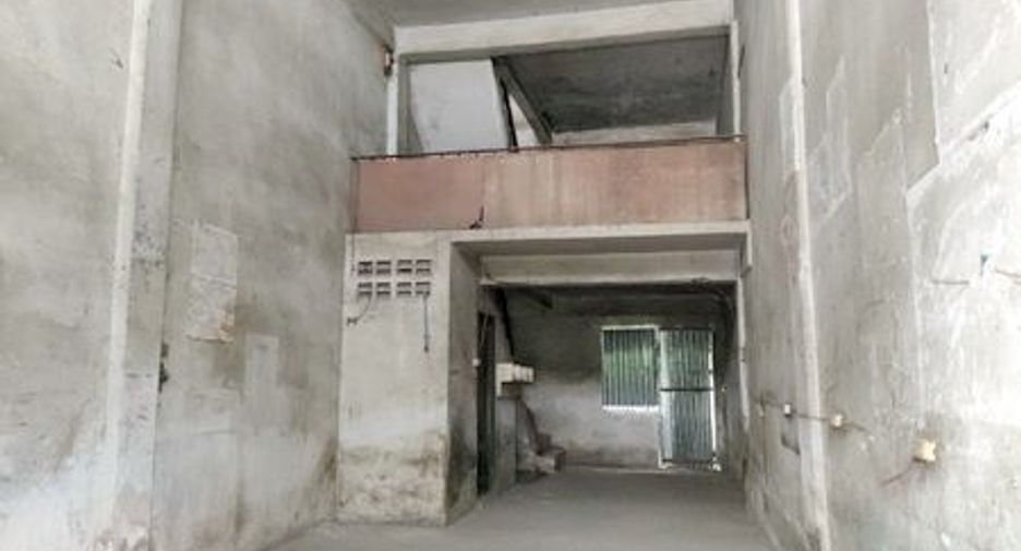 For sale retail Space in Thawi Watthana, Bangkok