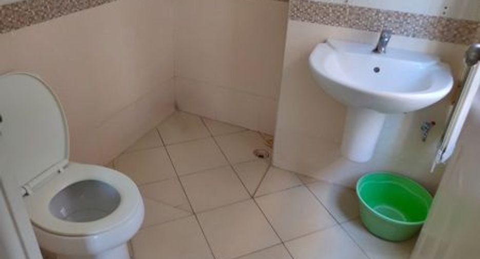 For sale 5 bedrooms townhouse in Chatuchak, Bangkok