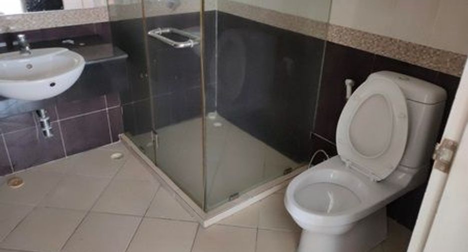 For sale 5 bedrooms townhouse in Chatuchak, Bangkok