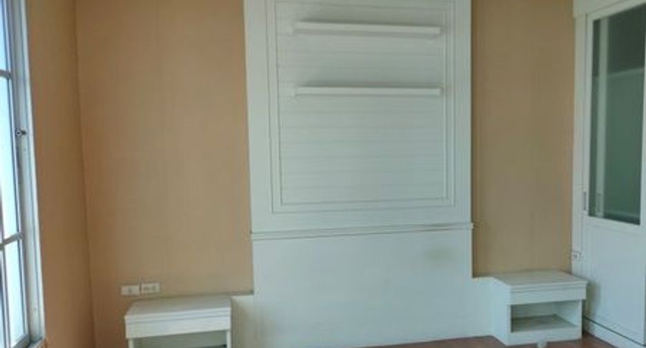 For sale 5 bedrooms townhouse in Chatuchak, Bangkok