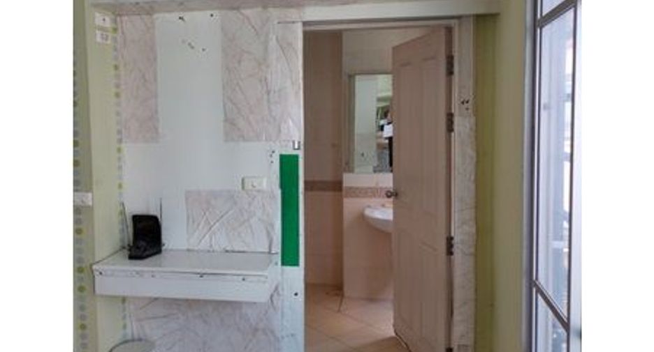For sale 5 bedrooms townhouse in Chatuchak, Bangkok