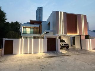 Villa en alquiler de 4 habitaciones en Bang Lamung, Chonburi
