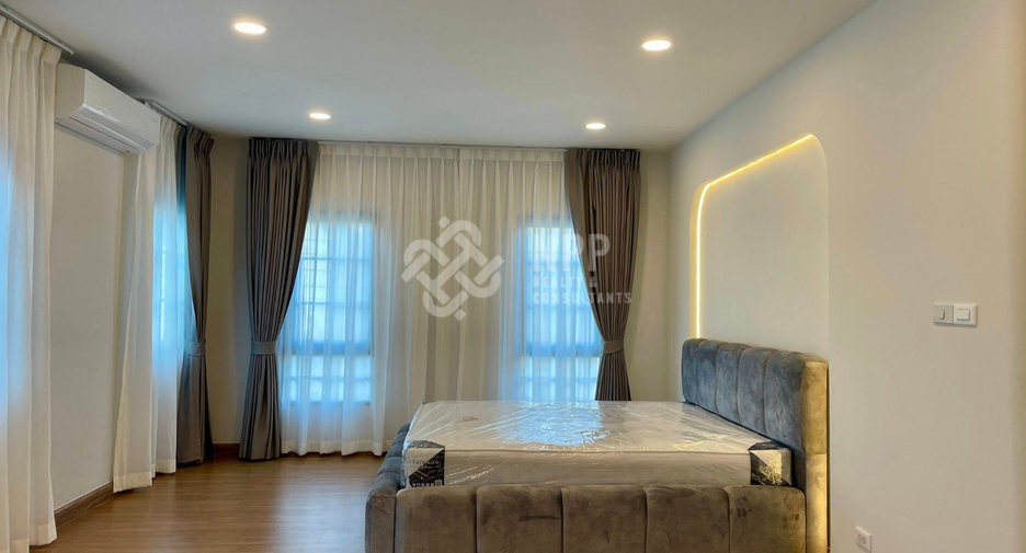 À louer et à vendre 4 chambres maison à Bang Na, Bangkok