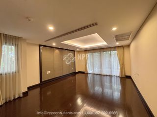Casa en alquiler de 4 habitaciones en Khlong Toei, Bangkok