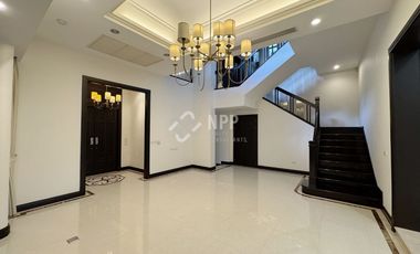 Casa en alquiler de 4 habitaciones en Khlong Toei, Bangkok