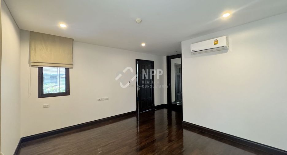 Casa en alquiler de 4 habitaciones en Khlong Toei, Bangkok