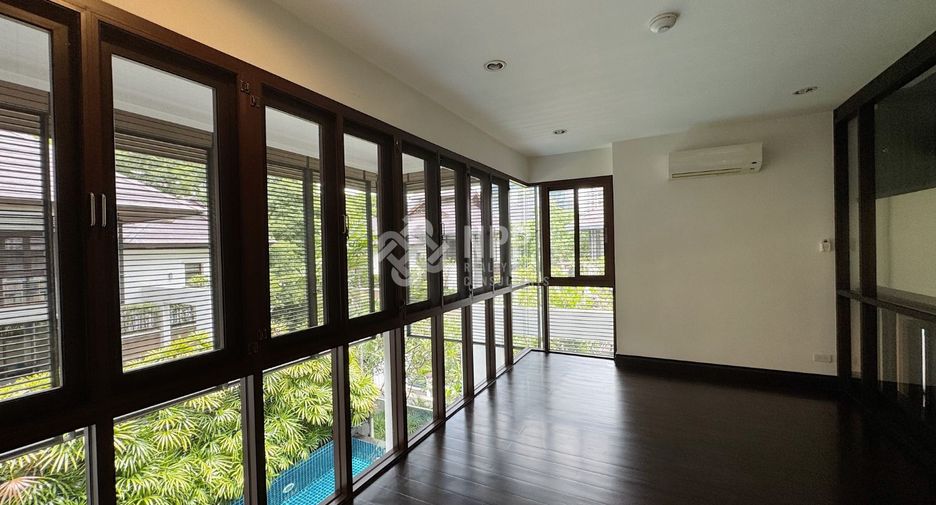Casa en alquiler de 4 habitaciones en Khlong Toei, Bangkok