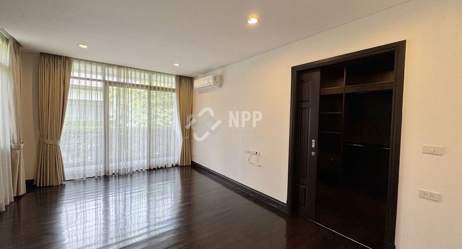 Casa en alquiler de 4 habitaciones en Khlong Toei, Bangkok