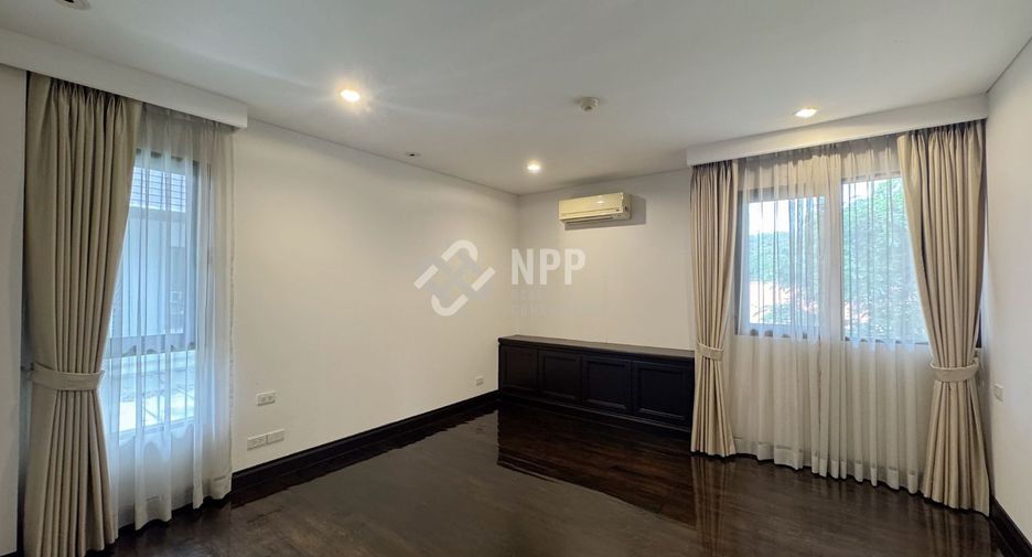 Casa en alquiler de 4 habitaciones en Khlong Toei, Bangkok