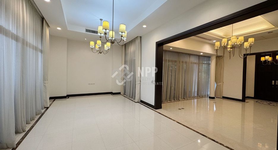 Casa en alquiler de 4 habitaciones en Khlong Toei, Bangkok
