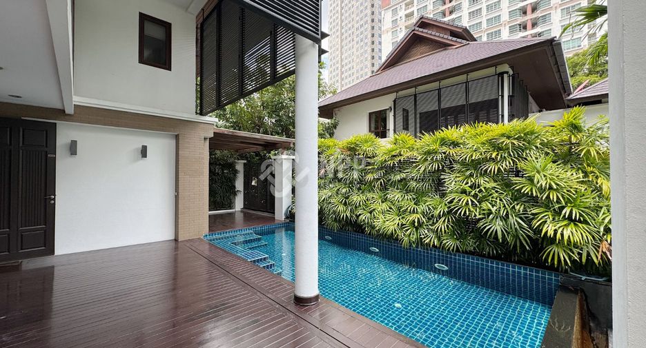 Casa en alquiler de 4 habitaciones en Khlong Toei, Bangkok