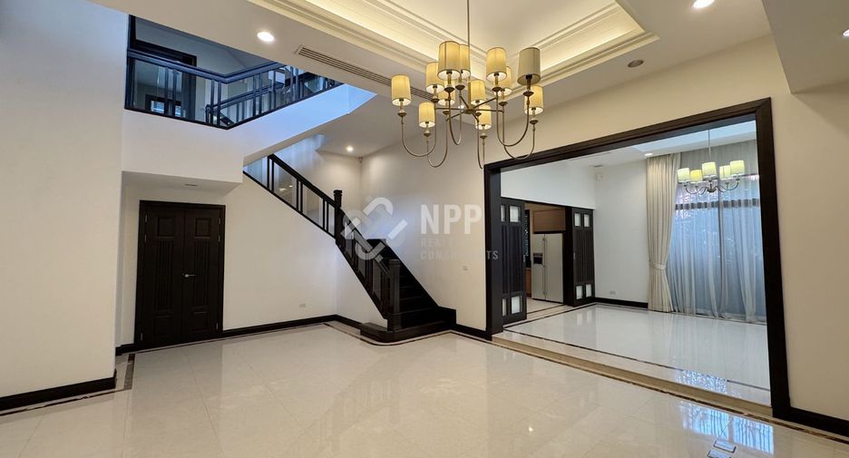 Casa en alquiler de 4 habitaciones en Khlong Toei, Bangkok
