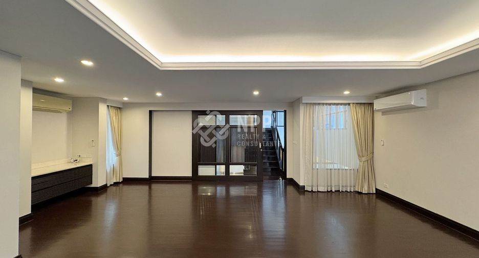Casa en alquiler de 4 habitaciones en Khlong Toei, Bangkok