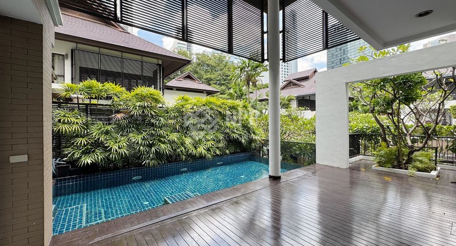 Casa en alquiler de 4 habitaciones en Khlong Toei, Bangkok