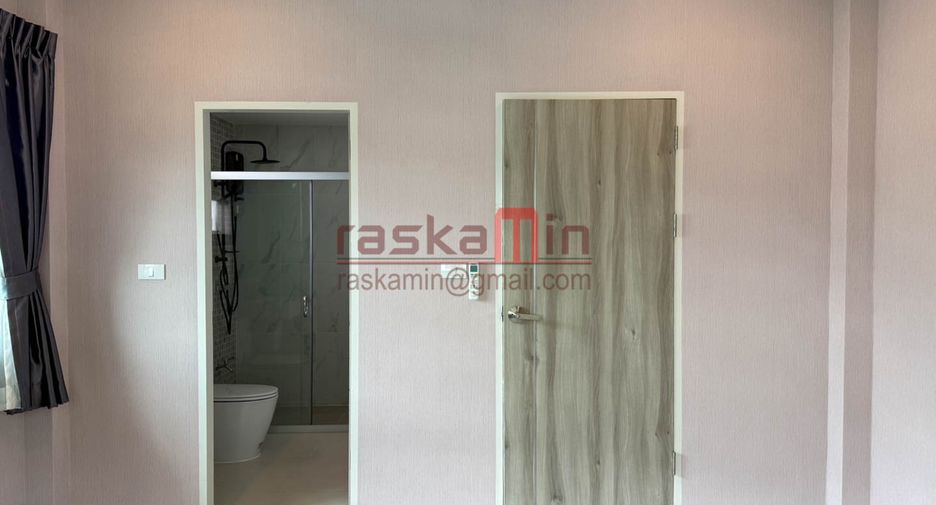 For sale 4 bedrooms house in Bang Lamung, Chonburi