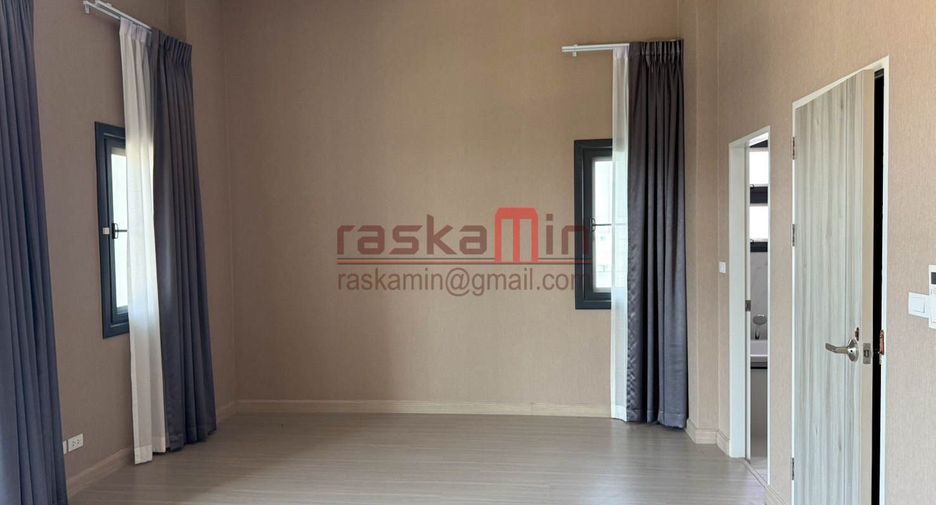 For sale 4 bedrooms house in Bang Lamung, Chonburi