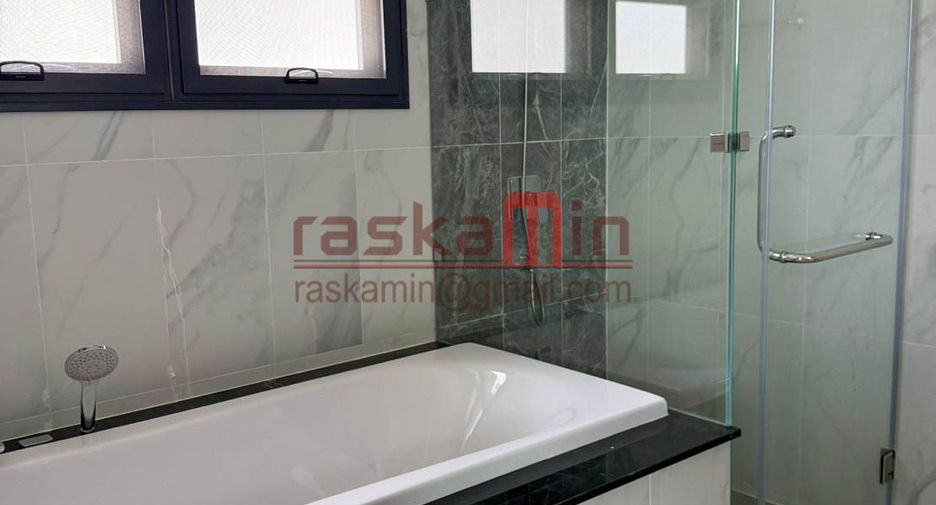 For sale 4 bedrooms house in Bang Lamung, Chonburi