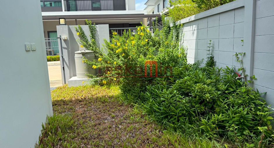 For sale 4 bedrooms house in Bang Lamung, Chonburi