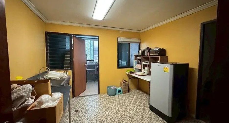 For sale 3 bedrooms condo in Watthana, Bangkok