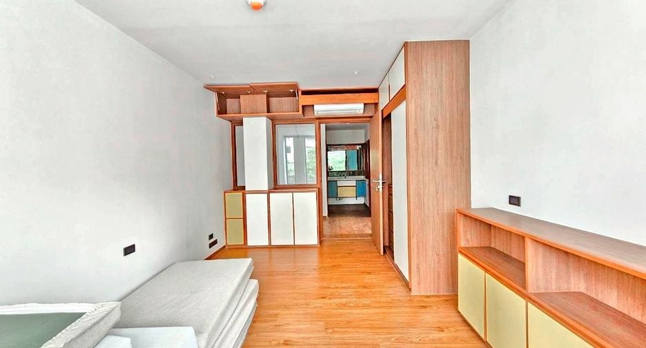 For rent 2 ベッドルーム serviced apartment in Khlong Toei, Bangkok