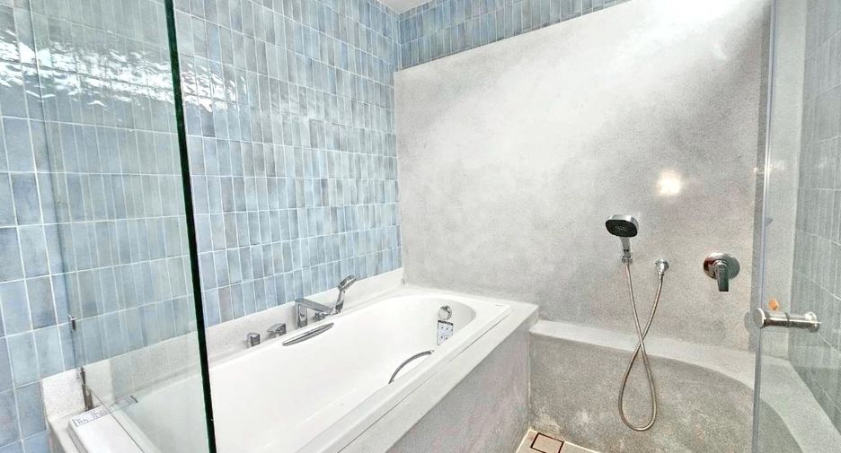 For rent 2 ベッドルーム serviced apartment in Khlong Toei, Bangkok