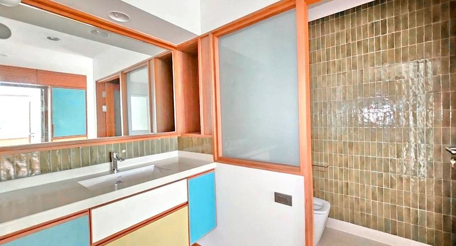 For rent 2 ベッドルーム serviced apartment in Khlong Toei, Bangkok