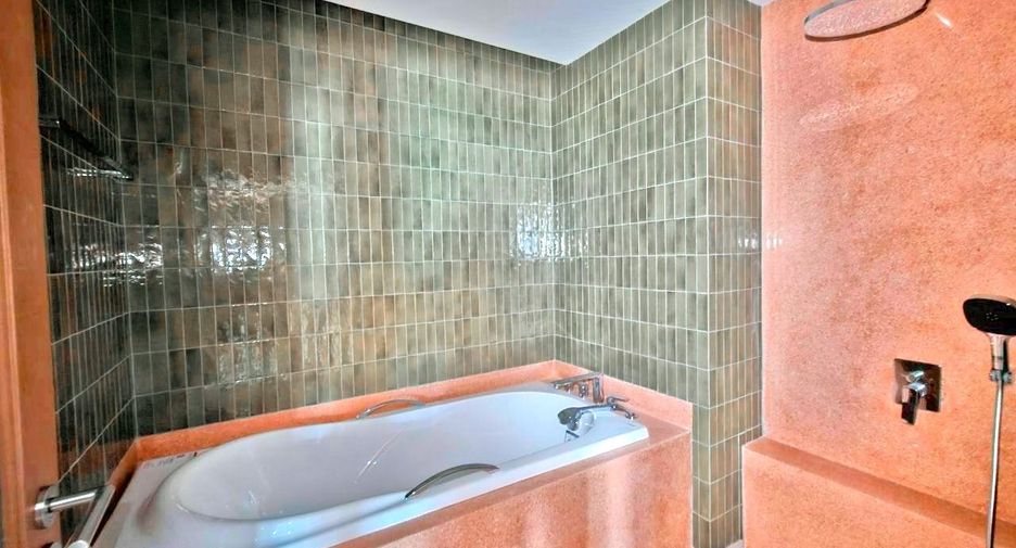 For rent 2 ベッドルーム serviced apartment in Khlong Toei, Bangkok