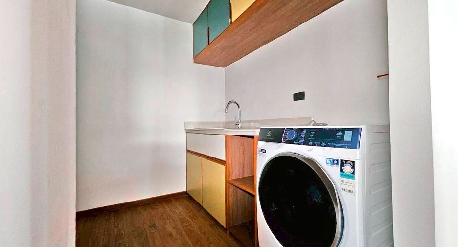 For rent 2 ベッドルーム serviced apartment in Khlong Toei, Bangkok