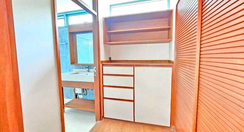 For rent 2 ベッドルーム serviced apartment in Khlong Toei, Bangkok