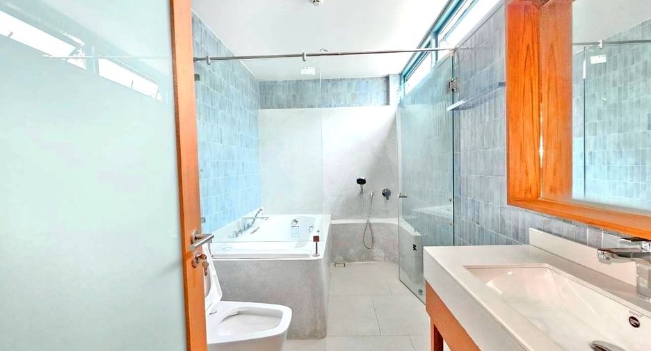 For rent 2 ベッドルーム serviced apartment in Khlong Toei, Bangkok