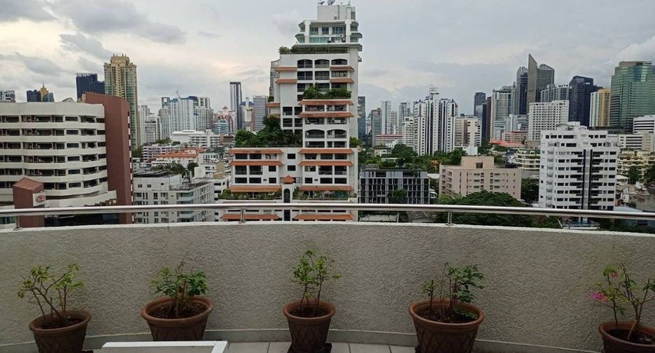 For rent and for sale 2 bedrooms condo in Watthana, Bangkok
