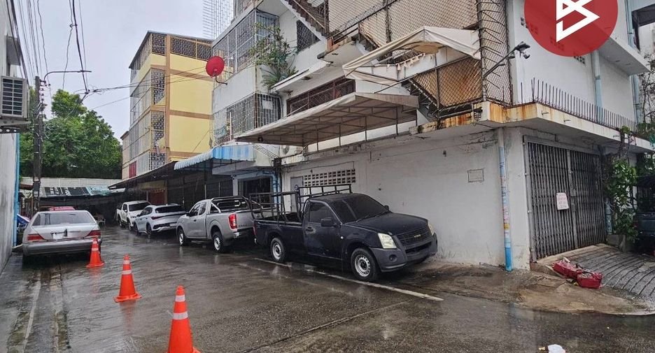 For sale retail Space in Suan Luang, Bangkok