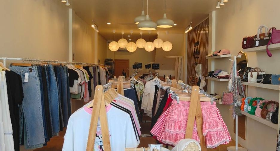 Local comercial en venta de 4 habitaciones en Cha Am, Phetchaburi