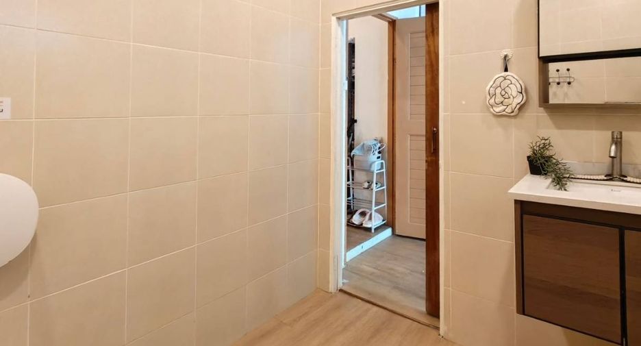 Local comercial en venta de 4 habitaciones en Cha Am, Phetchaburi